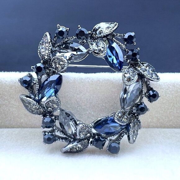 Gunmetal with Gray and Blue Sapphire Crystal Floral Leaf Wreath Pin Back Brooch - Picture 7 of 9